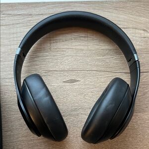 Black Beats Studio Pro